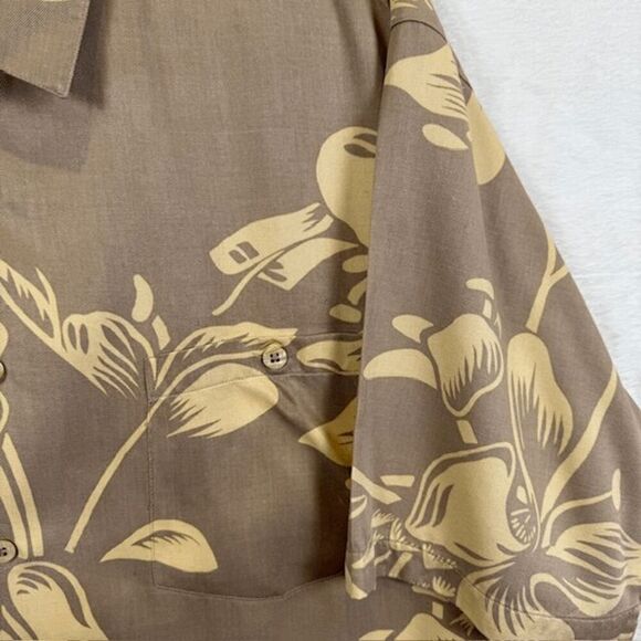 Island Republic 100% Silk Hawaiian Print Button Front Shirt Tan Cream Size Large - Picture 2 of 9